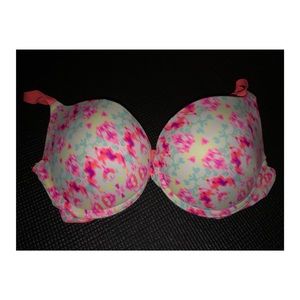 Victoria’s Secret push up bra